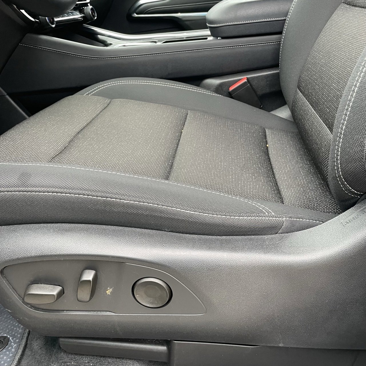 Used 2025 Chevrolet Traverse LT image 22