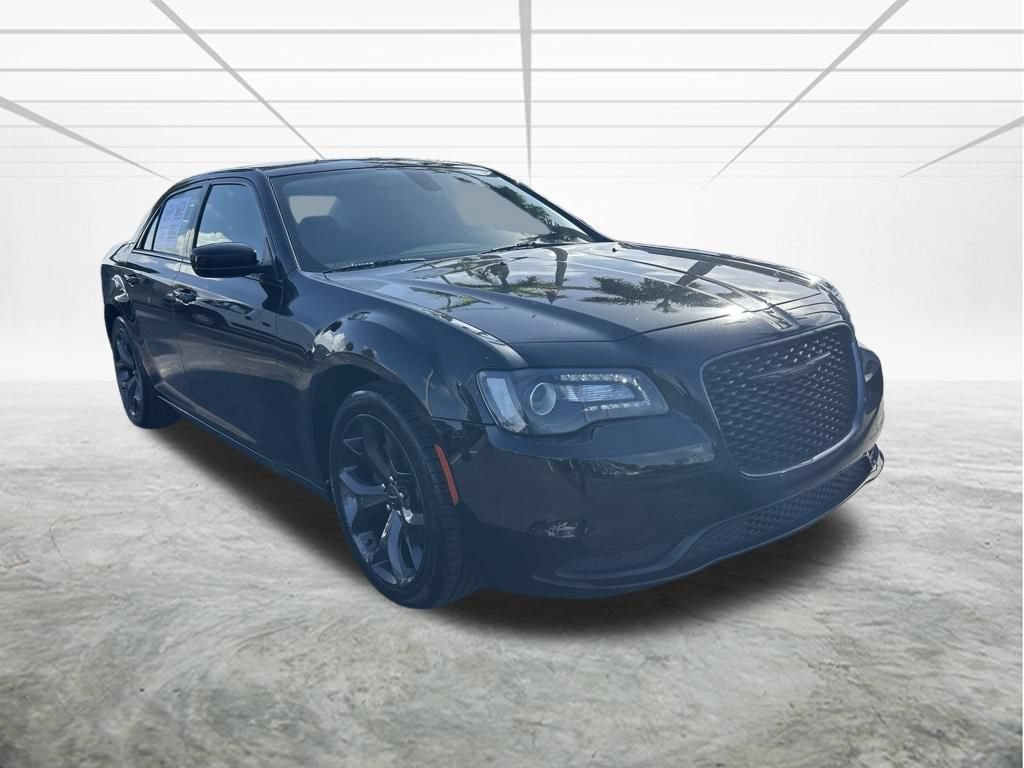 Used 2021 Chrysler 300 Touring w/ Sport Appearance Package RWD image 2
