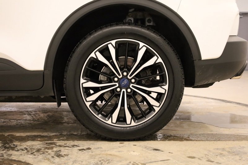 Used 2022 Ford Escape SE w/ SE Sport Appearance Package image 34