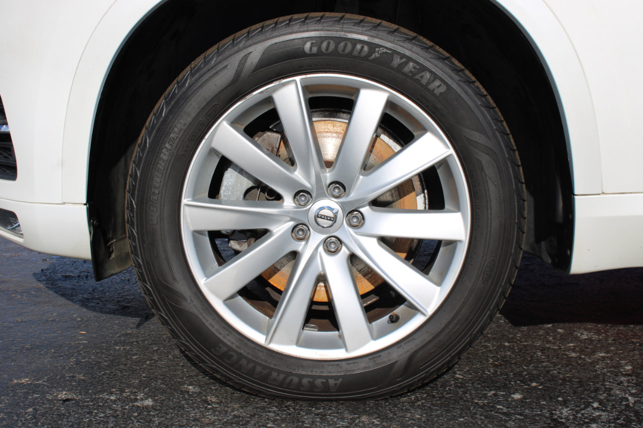 Used 2016 Volvo XC90 T6 Momentum w/ Momentum Plus Package image 45