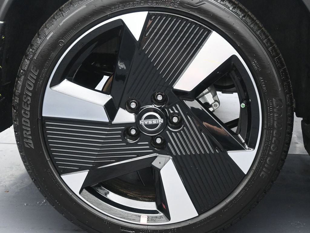 New 2026 Nissan Kicks SR w/ SR Premium Package AWD/4WD image 5