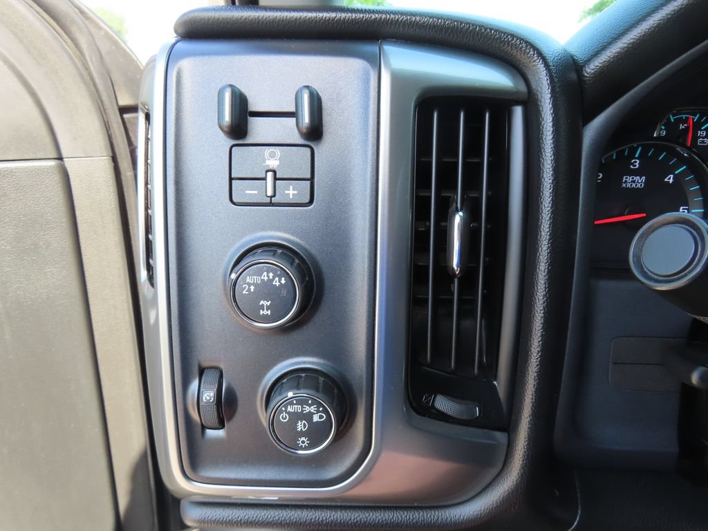 Used 2017 Chevrolet Silverado 1500 LT w/ All Star Edition AWD/4WD image 11