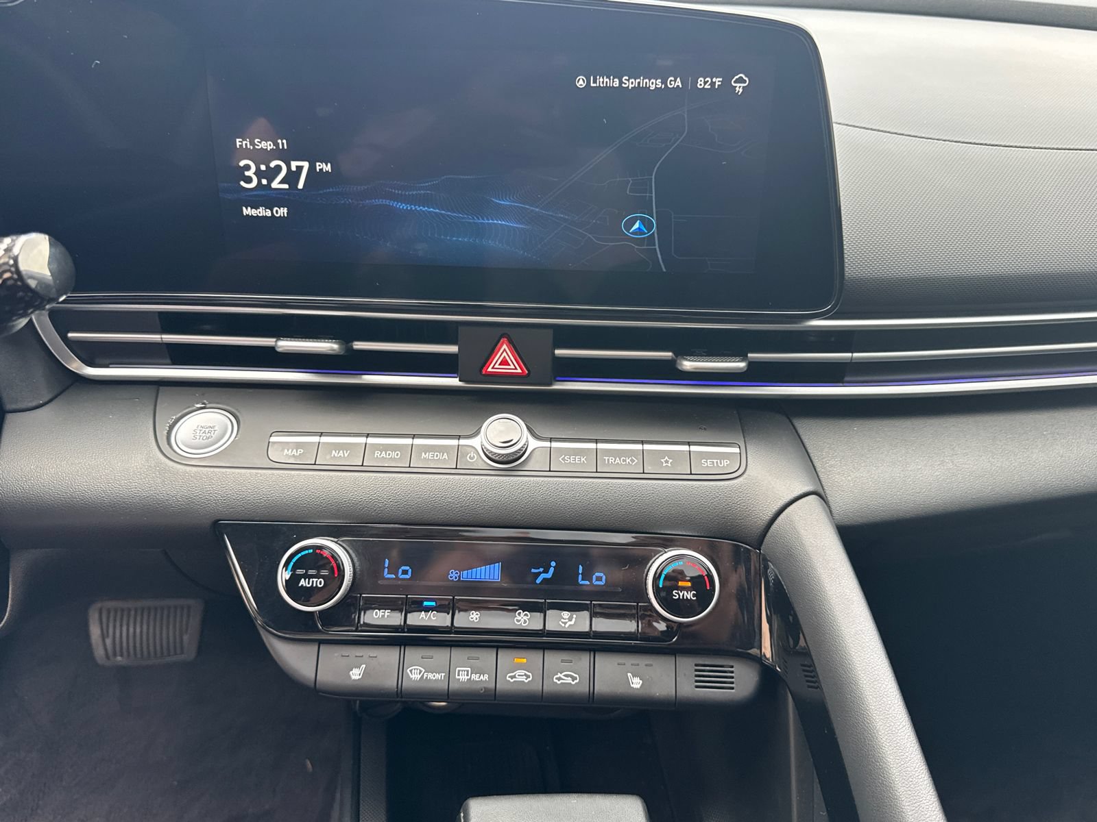 Certified 2025 Hyundai Elantra Limited FWD image 26