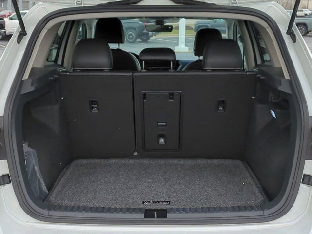 Used 2024 Volkswagen Taos SE AWD/4WD image 16