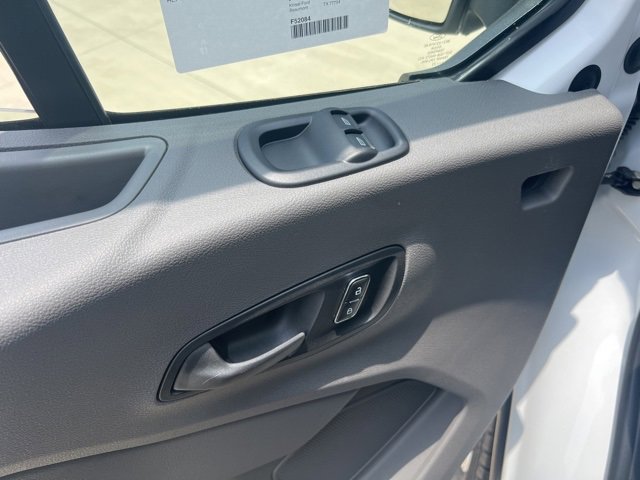 New 2023 Ford E-Transit Medium Roof image 22