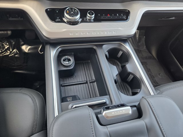 New 2026 Ford Expedition Active AWD/4WD image 17