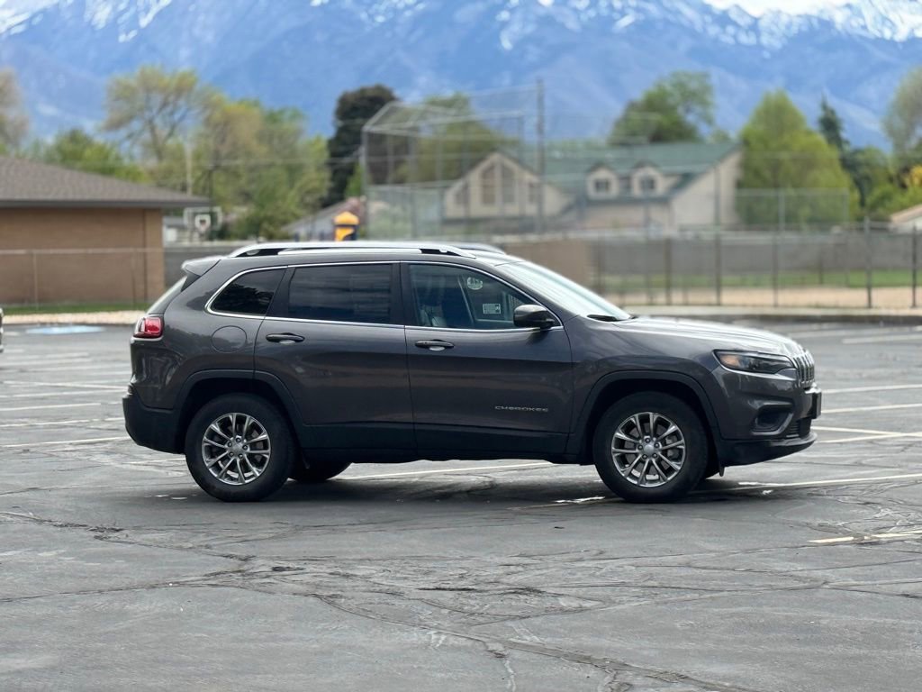 Used 2019 Jeep Cherokee Latitude Plus w/ Comfort/Convenience Group image 4