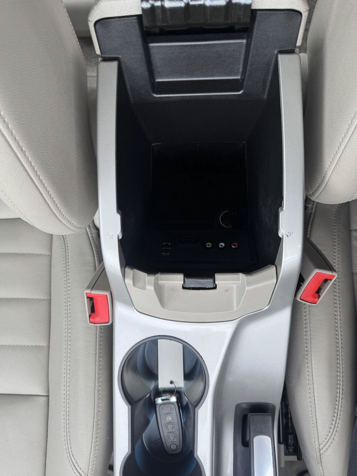 Used 2013 Ford C-MAX Energi SEL FWD image 23