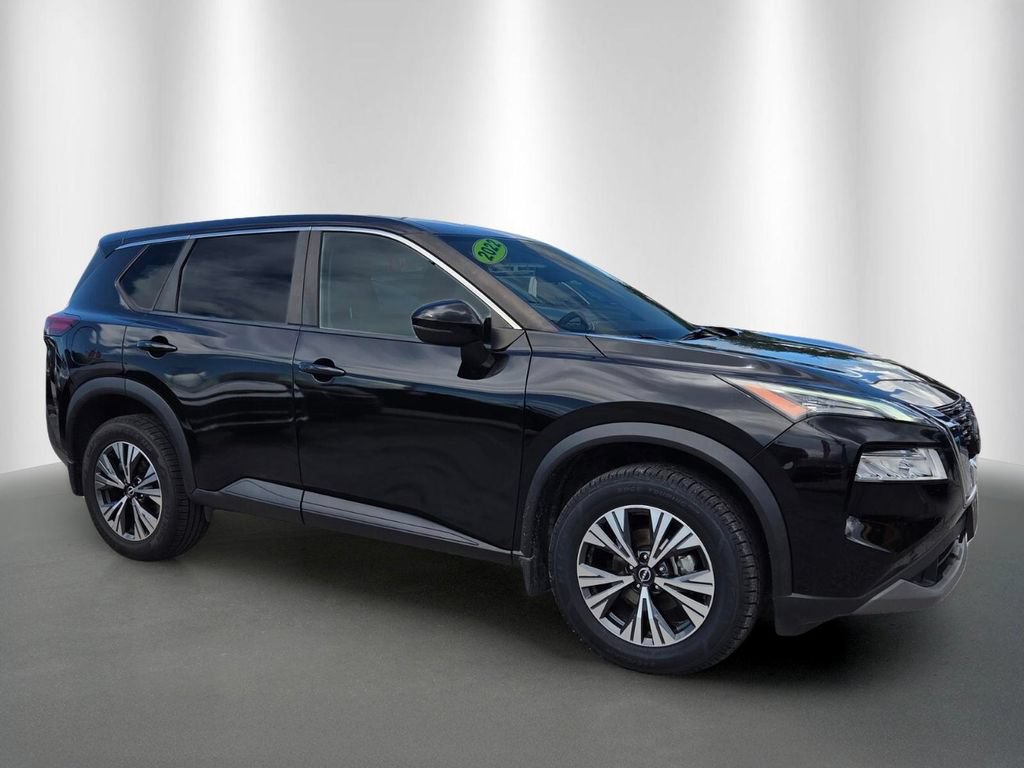 Used 2022 Nissan Rogue SV FWD image 2