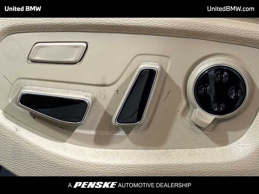 Used 2015 Hyundai Genesis 3.8 w/ Option Group 04 RWD image 4