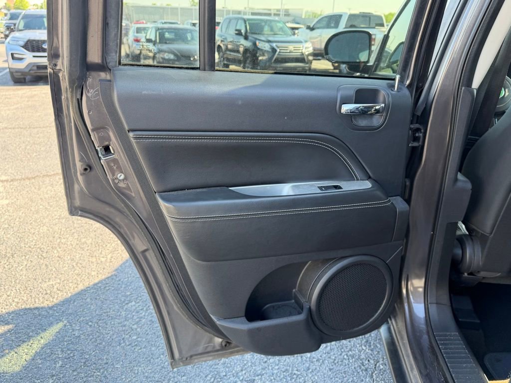 Used 2015 Jeep Compass High Altitude image 16