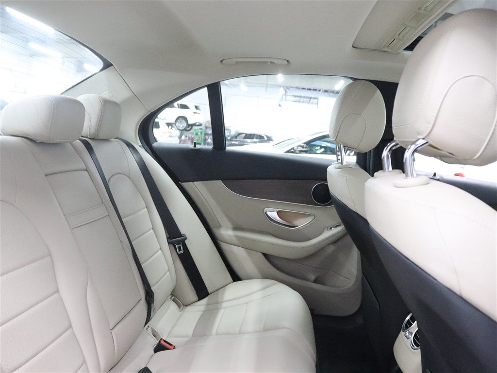 Used 2020 Mercedes-Benz C 300 4MATIC Sedan image 20