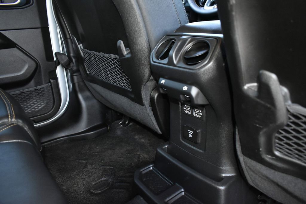 Used 2024 Jeep Wrangler Unlimited Sahara w/ Dual Top Group AWD/4WD image 27