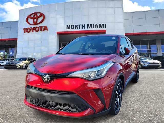 Used 2021 Toyota C-HR XLE video 2