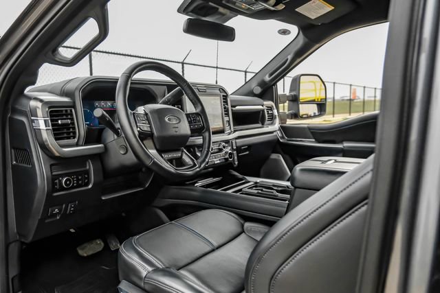 Used 2025 Ford F250 Platinum AWD/4WD image 3