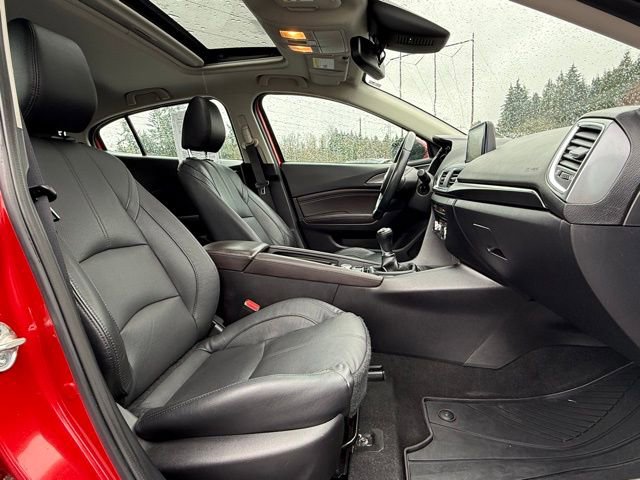 Used 2018 MAZDA MAZDA3 Grand Touring w/ Premium Equipment Package image 31