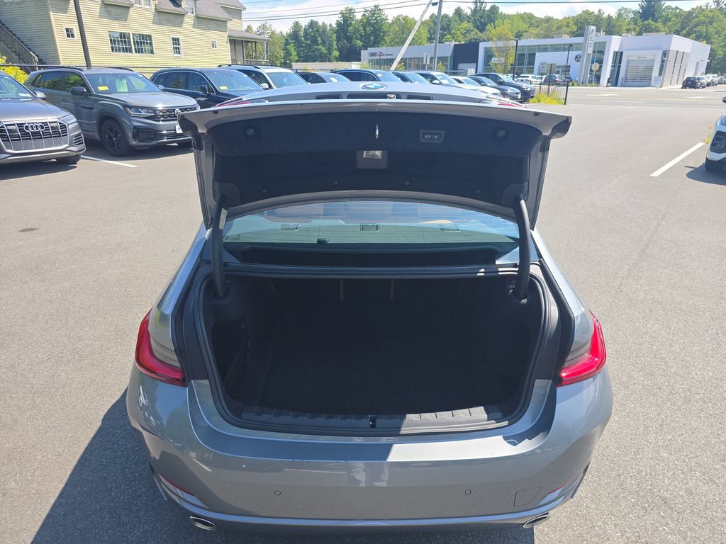 Certified 2025 BMW 330i xDrive Sedan AWD/4WD image 28