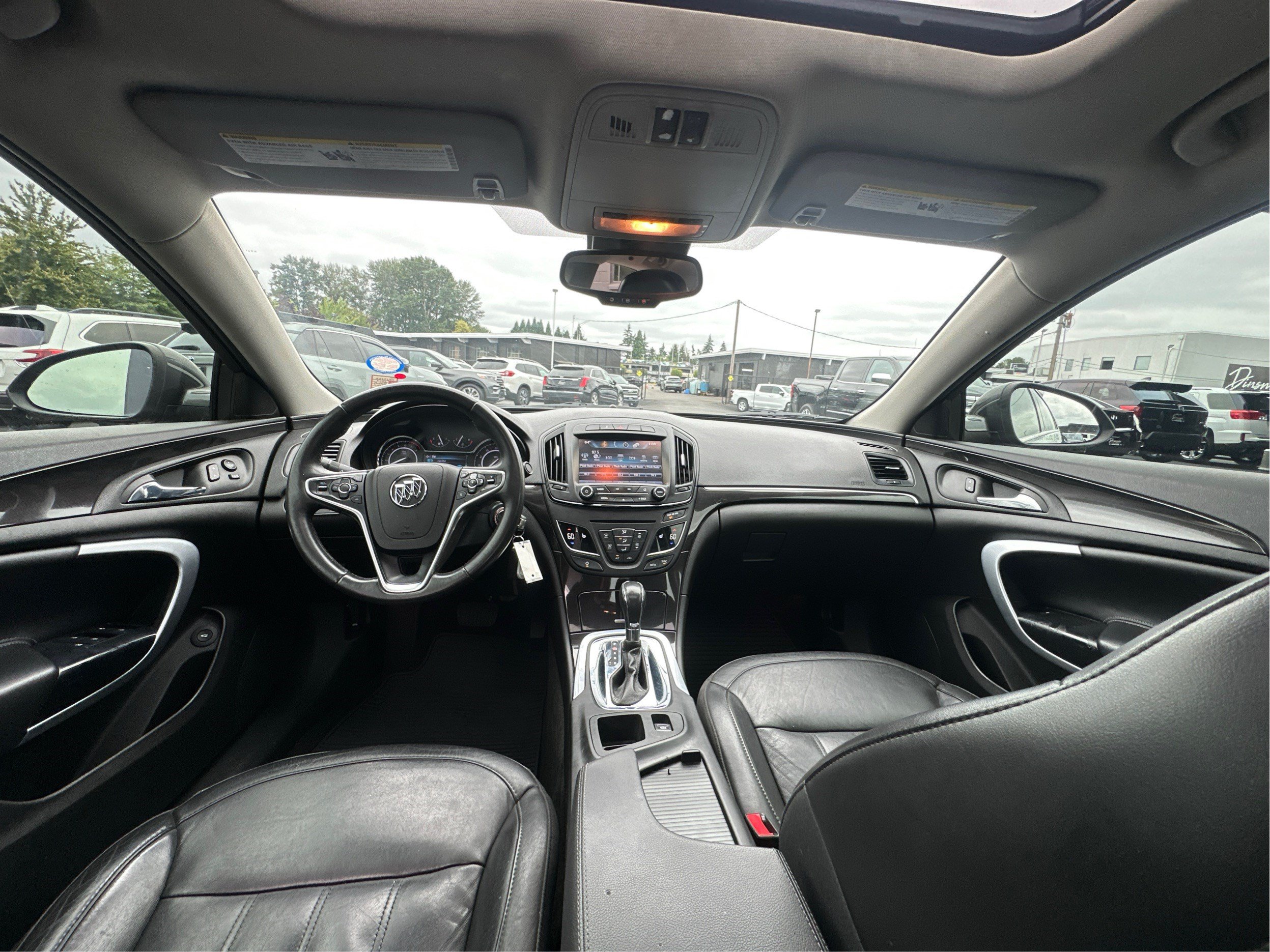 Used 2017 Buick Regal Sport Touring FWD image 31