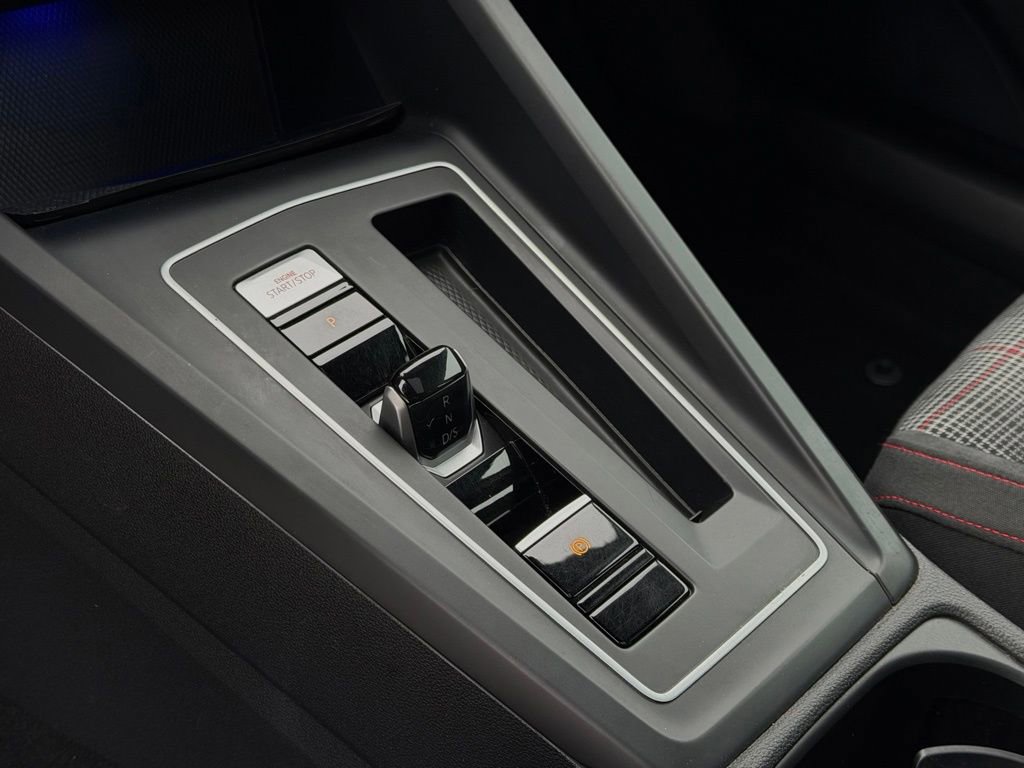 Used 2022 Volkswagen GTI SE image 27