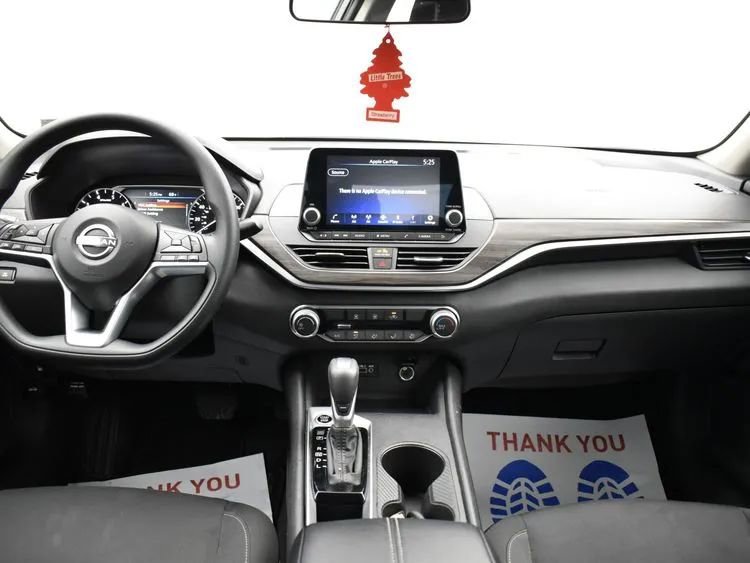 Used 2025 Nissan Altima 2.5 SV image 18