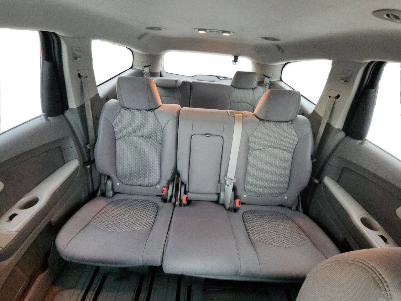 Used 2010 Chevrolet Traverse LS FWD image 13