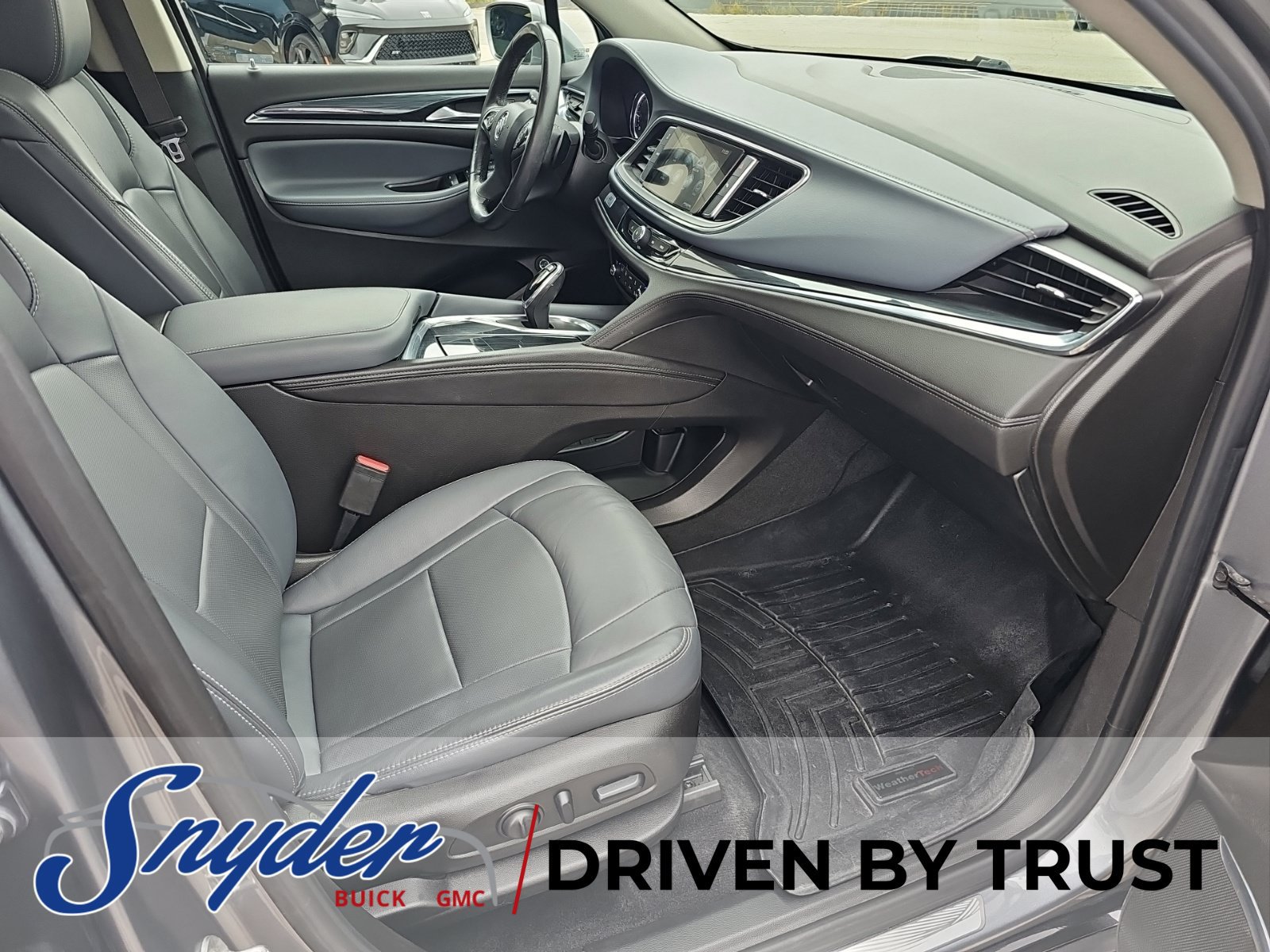 Used 2019 Buick Enclave Essence AWD/4WD image 32