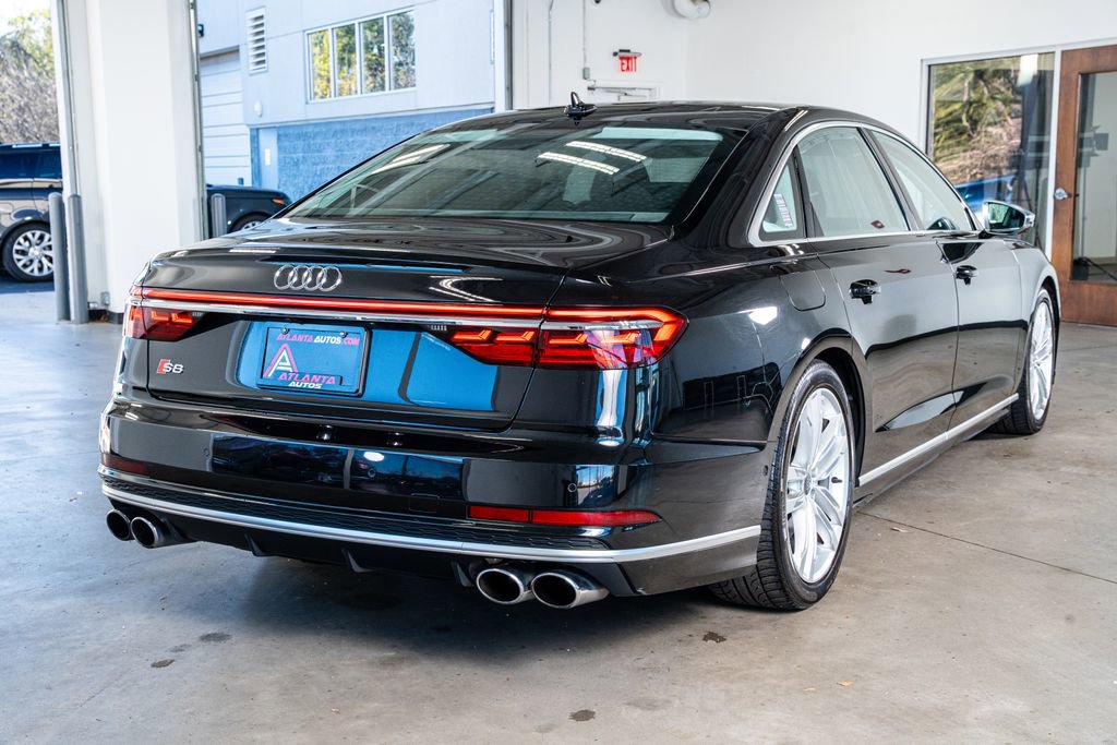 Used 2020 Audi S8 L image 6