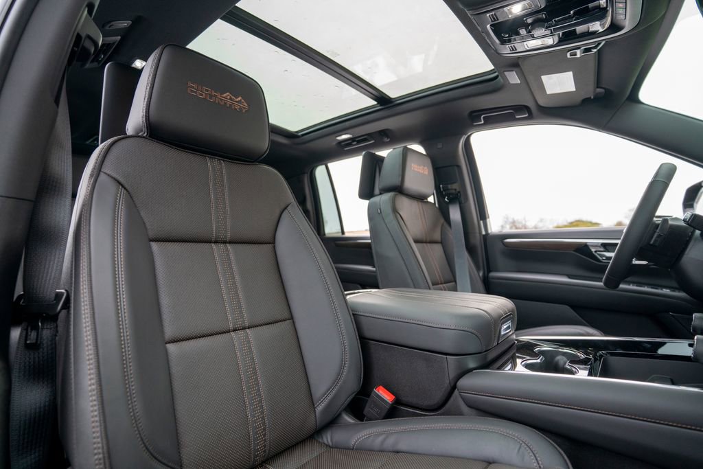 New 2026 Chevrolet Suburban High Country image 19