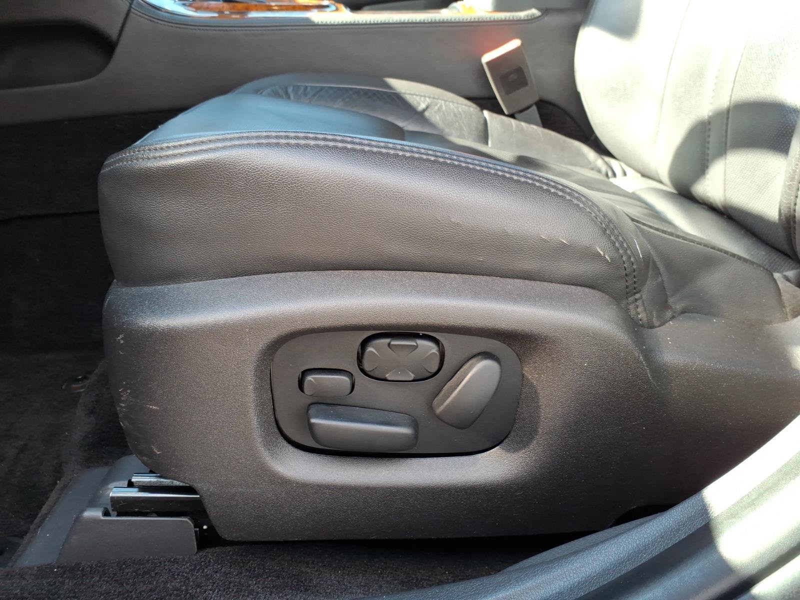 Used 2015 Lincoln MKS w/ Equipment Group 101A FWD image 14