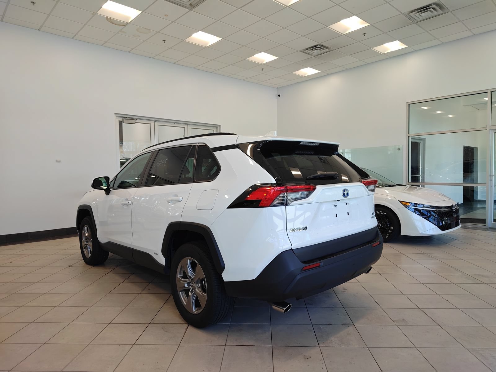 Used 2024 Toyota RAV4 XLE AWD/4WD image 6