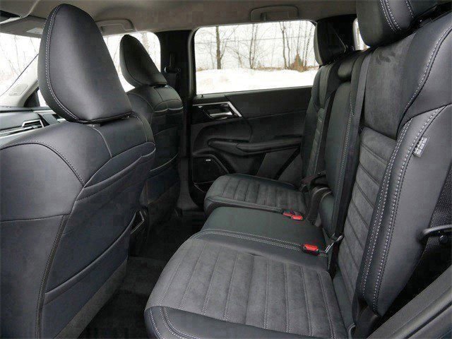New 2026 Mitsubishi Outlander SE image 5