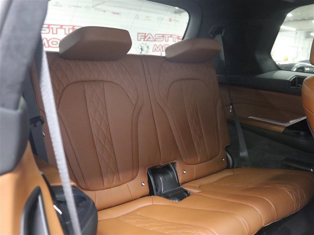 Used 2023 BMW X7 xDrive40i w/ Executive Package AWD/4WD image 22