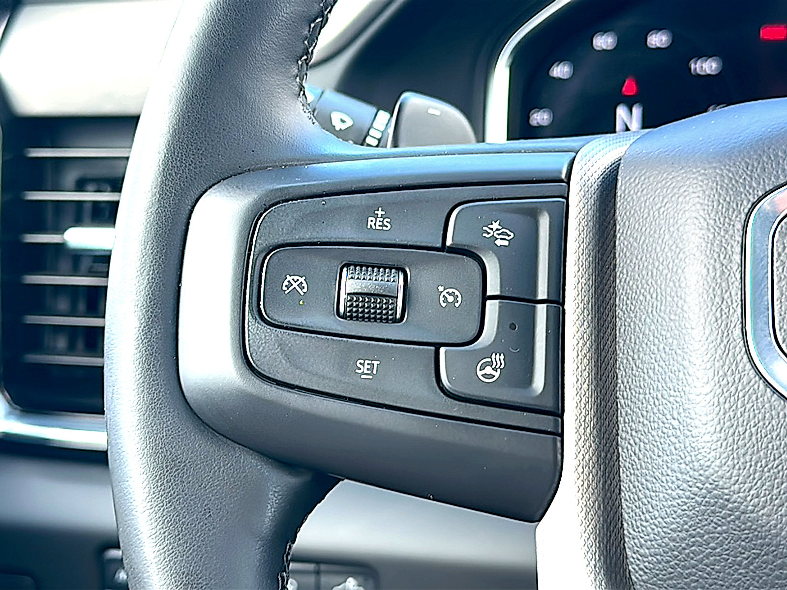 Used 2024 GMC Sierra 1500 Denali w/ Denali Reserve Package AWD/4WD image 29