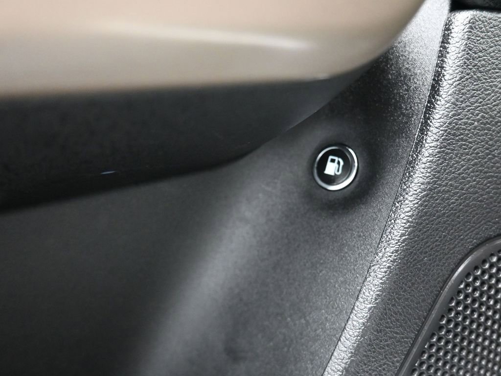 Used 2017 Jeep Cherokee Sport w/ Cold Weather Group image 11