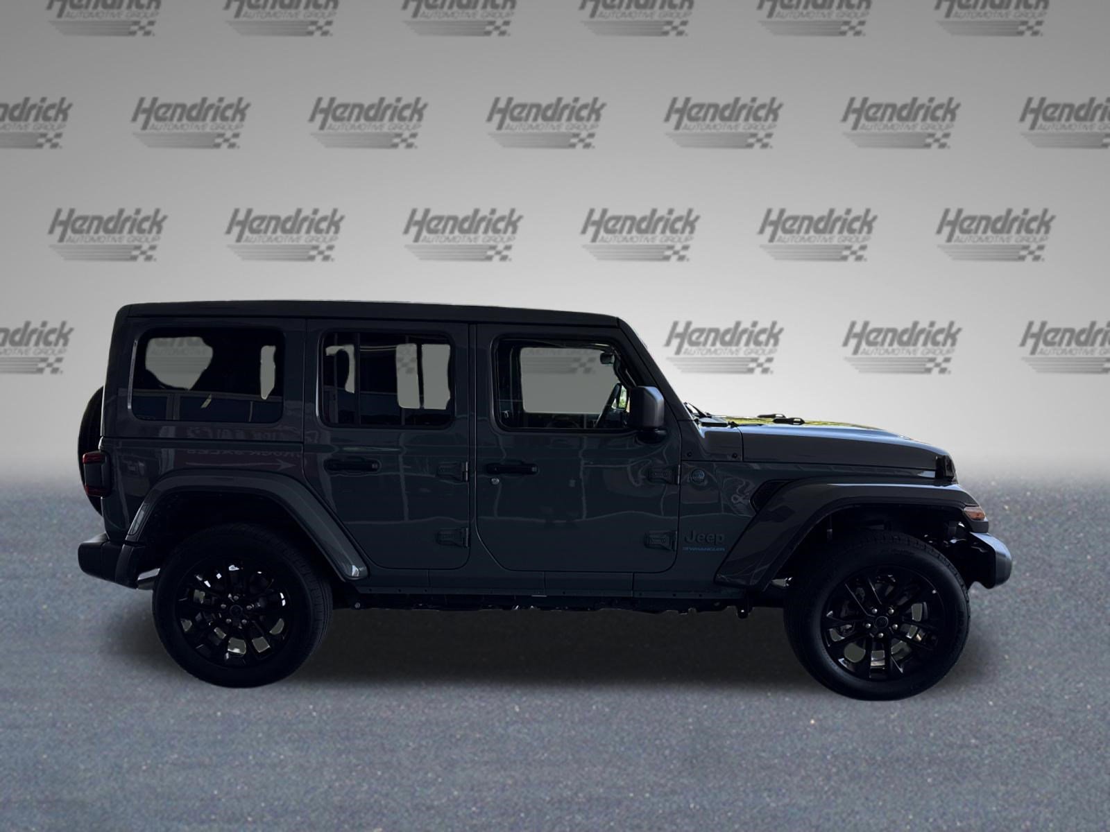 Used 2025 Jeep Wrangler Sahara w/ Safety Group image 10