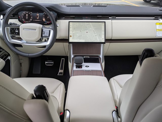 New 2026 Land Rover Range Rover Long Wheelbase SE AWD/4WD image 16