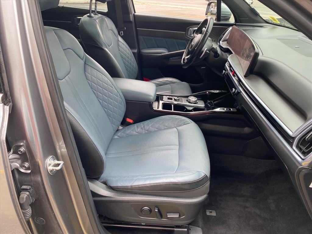 Certified 2025 Kia Sorento SX Prestige AWD/4WD image 28