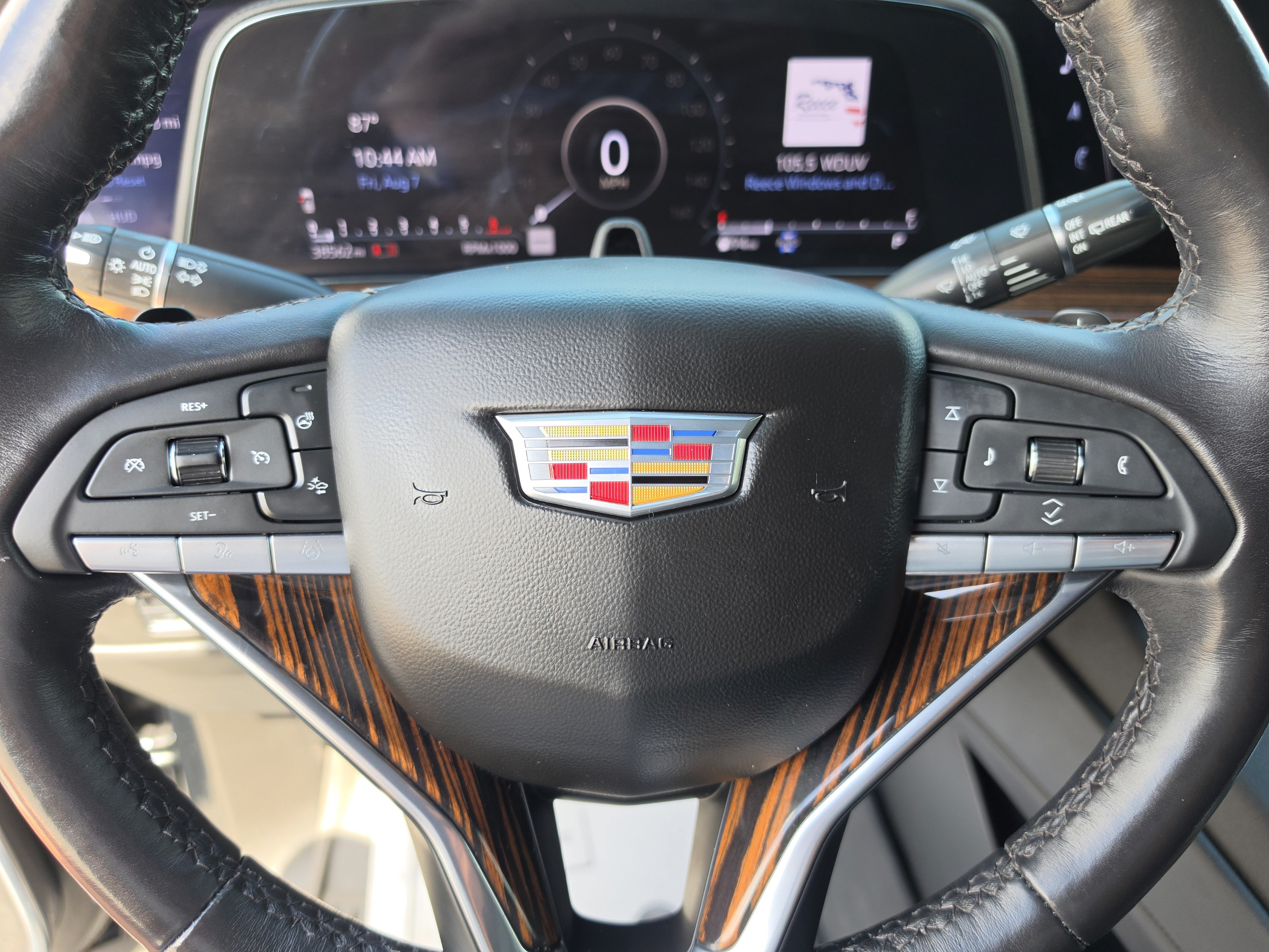 Used 2023 Cadillac Escalade ESV Premium Luxury w/ Performance Package AWD/4WD image 36
