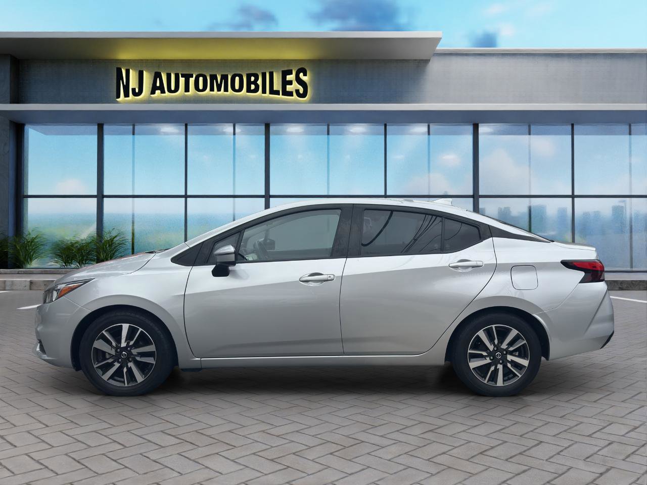 Used 2021 Nissan Versa SV image 4