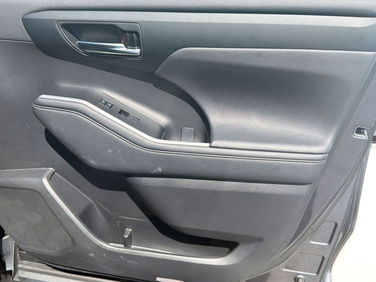 Used 2023 Toyota Highlander XLE image 20