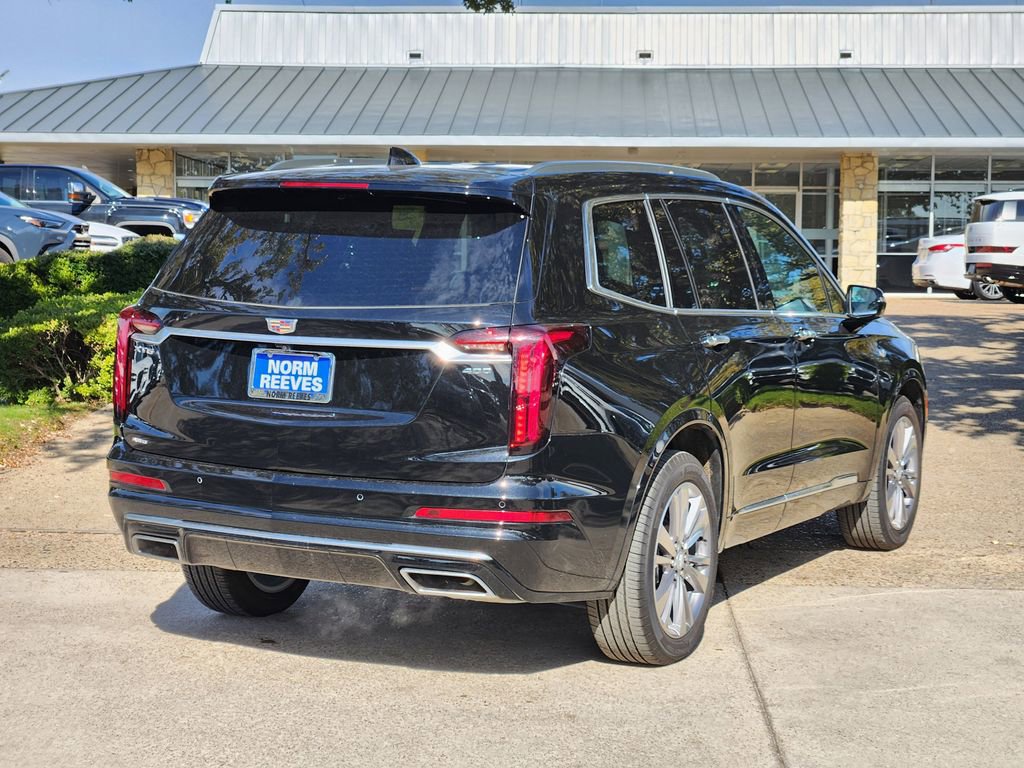 Used 2025 Cadillac XT6 Premium Luxury image 6