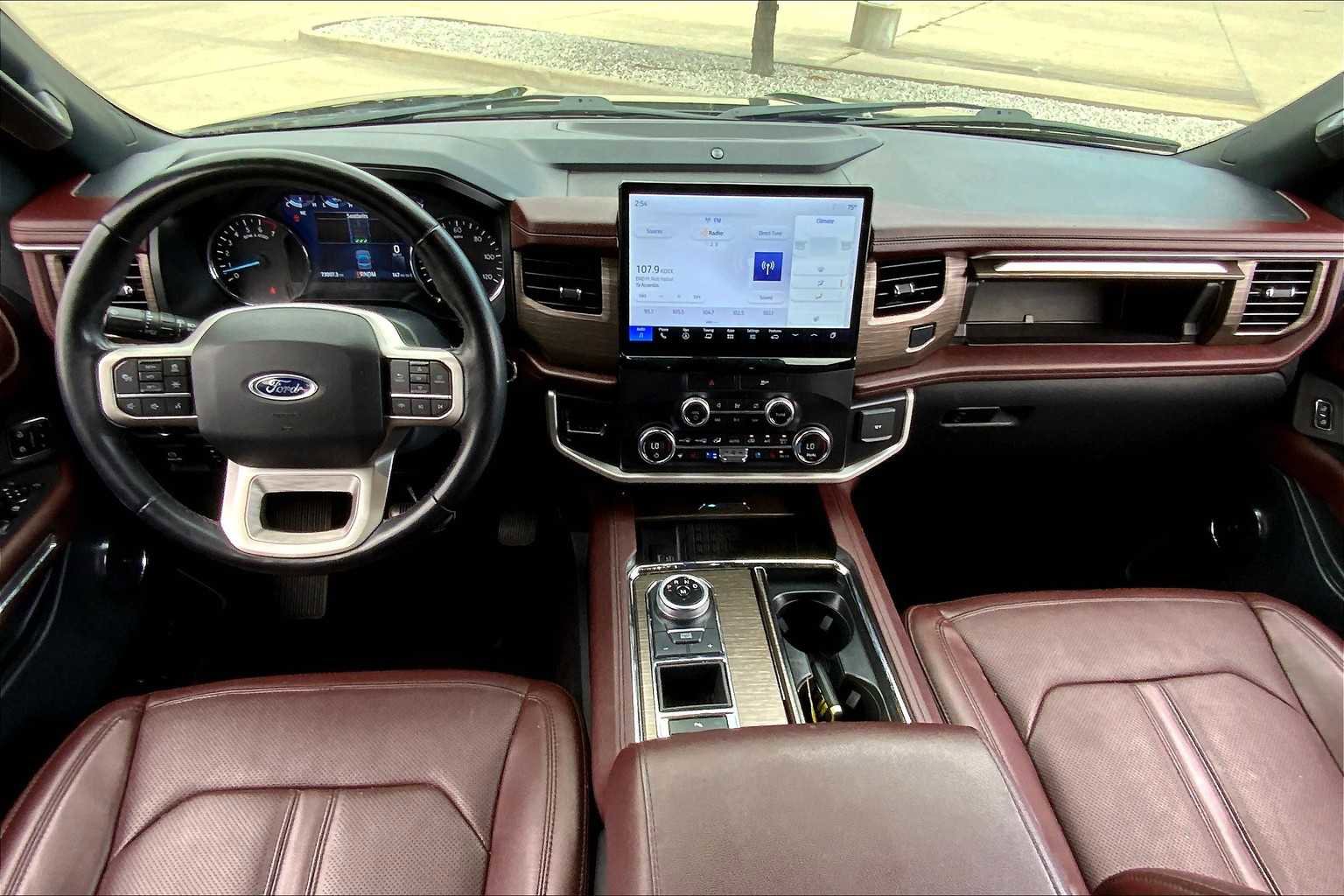 Used 2022 Ford Expedition Limited image 12