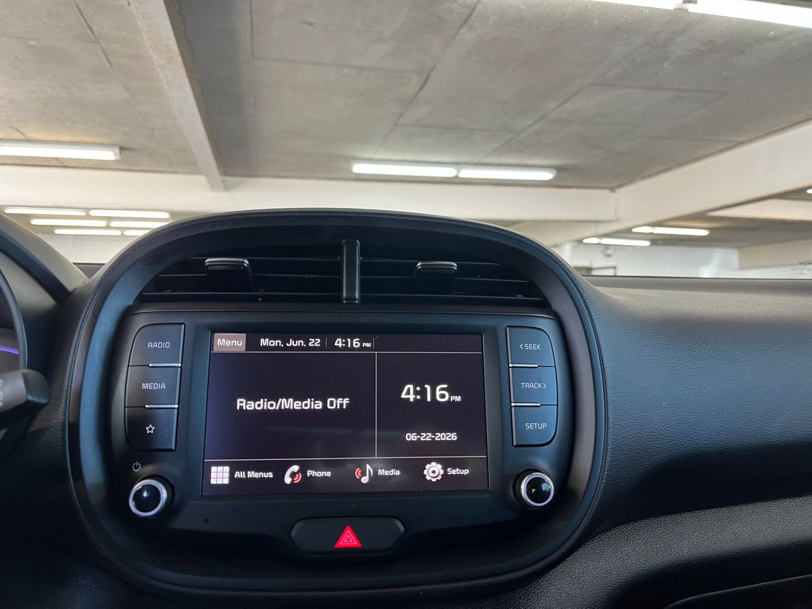 Used 2025 Kia Soul LX w/ LX Technology Package FWD image 19