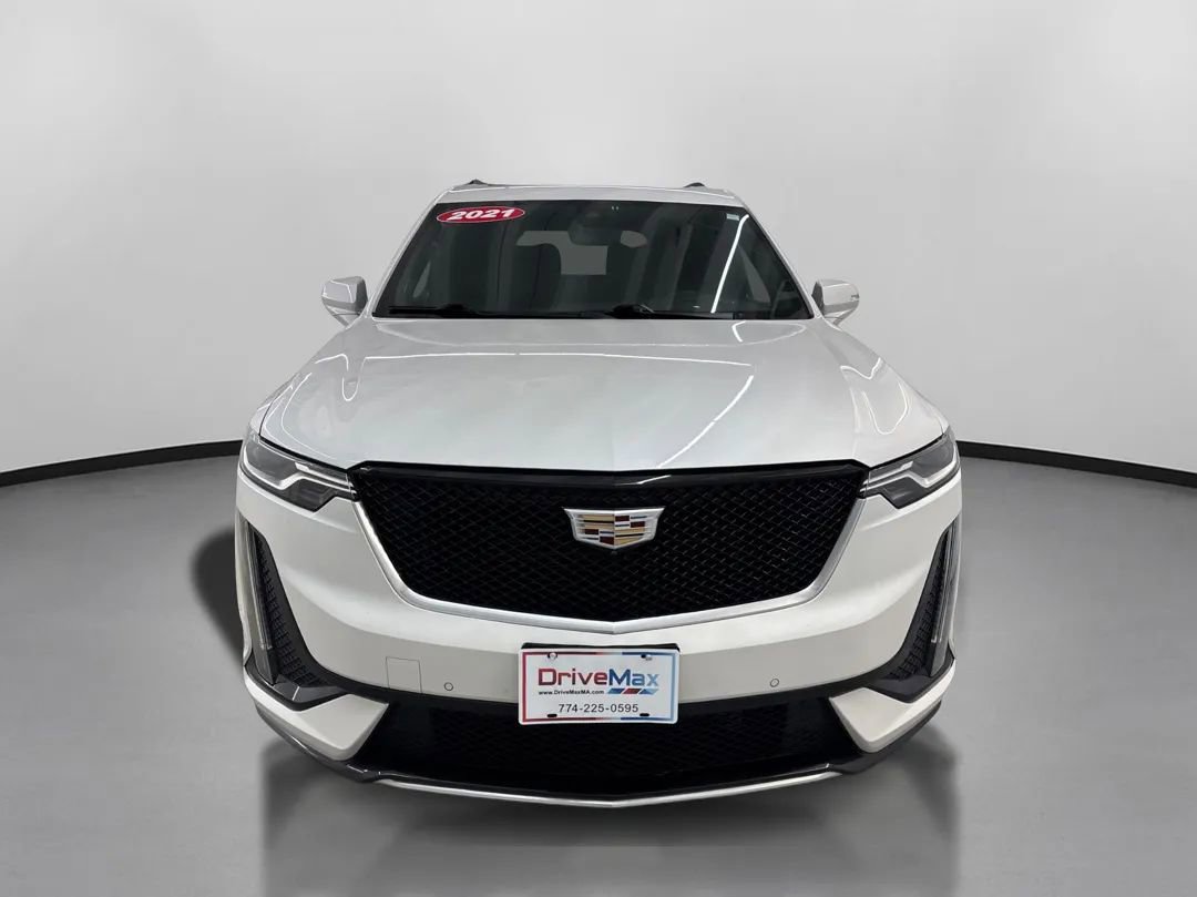 Used 2021 Cadillac XT6 Sport w/ LPO, ONYX Package image 2