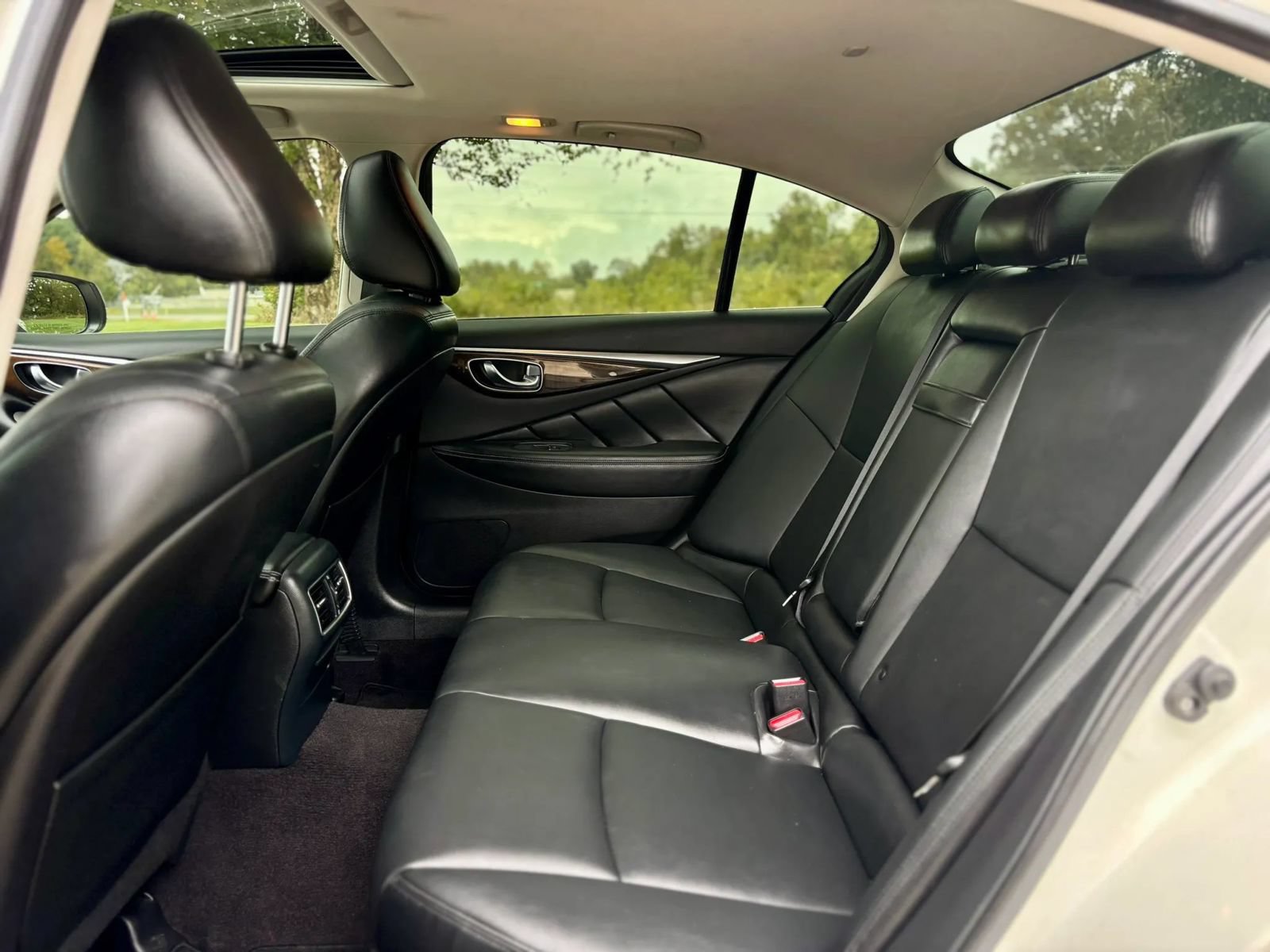 Used 2018 INFINITI Q50 Luxe RWD image 17