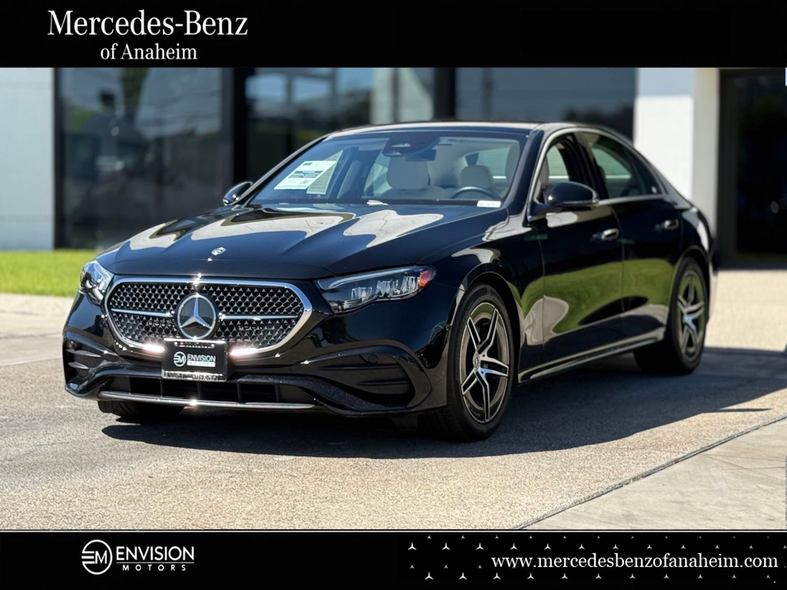 Used 2025 Mercedes-Benz E 350 4MATIC Sedan image 1