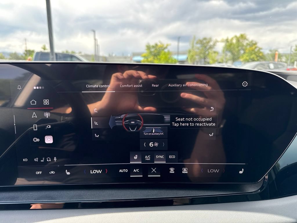 Used 2025 Audi Q6 e-tron Premium Plus w/ Premium Plus AWD/4WD image 18