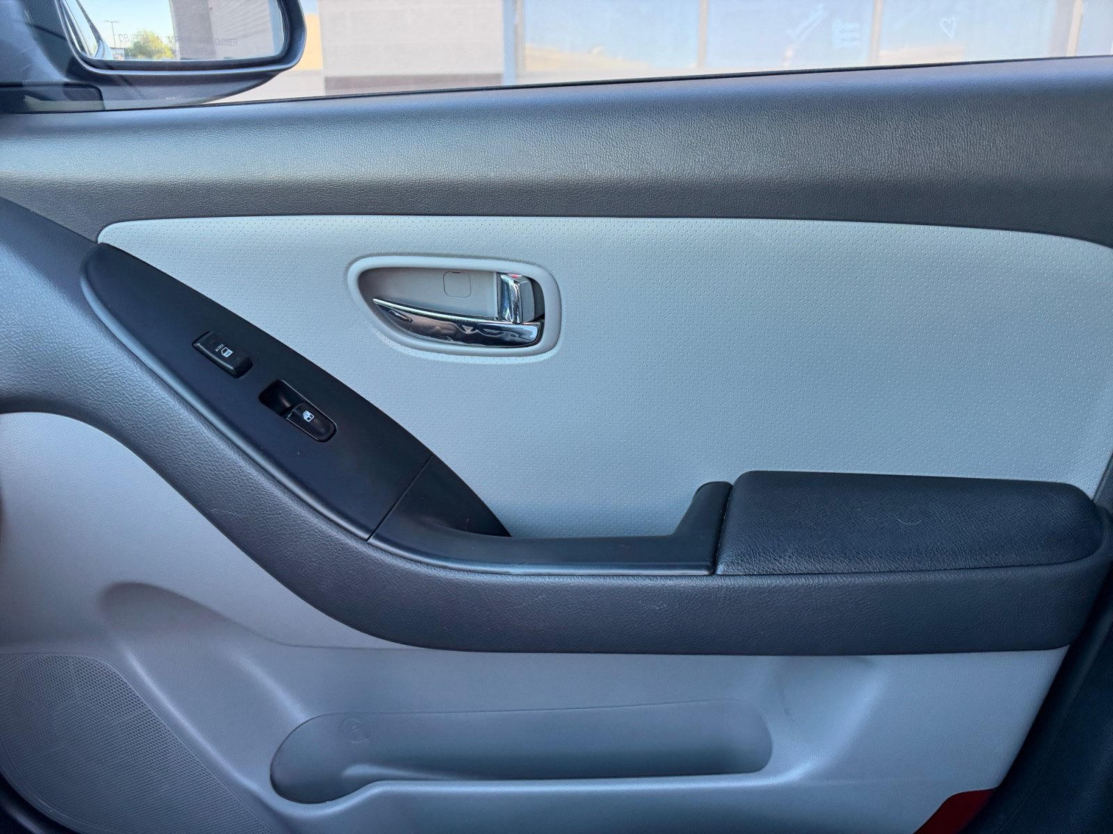 Used 2010 Hyundai Elantra GLS FWD image 16