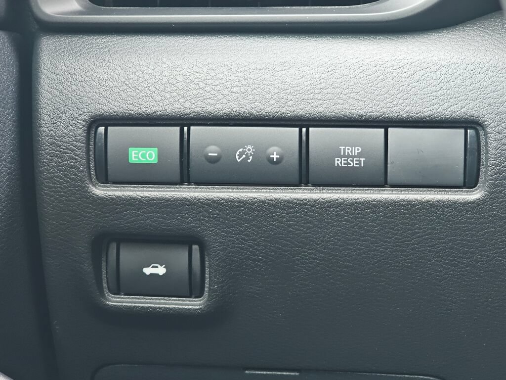 Used 2025 Nissan Sentra S FWD image 19