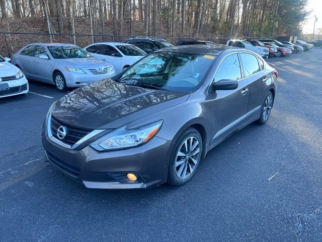 Used 2017 Nissan Altima 2.5 SV image 1